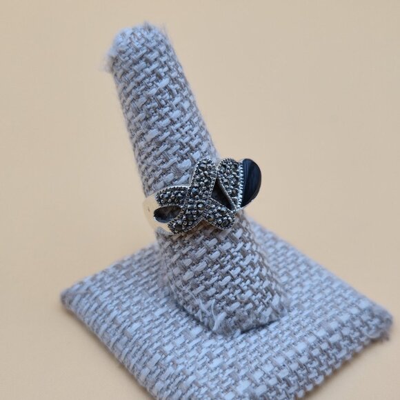 Size 8.5 Sterling Silver X Pattern Marcasite Heart Onyx Band Ring A5513 - Picture 3 of 9